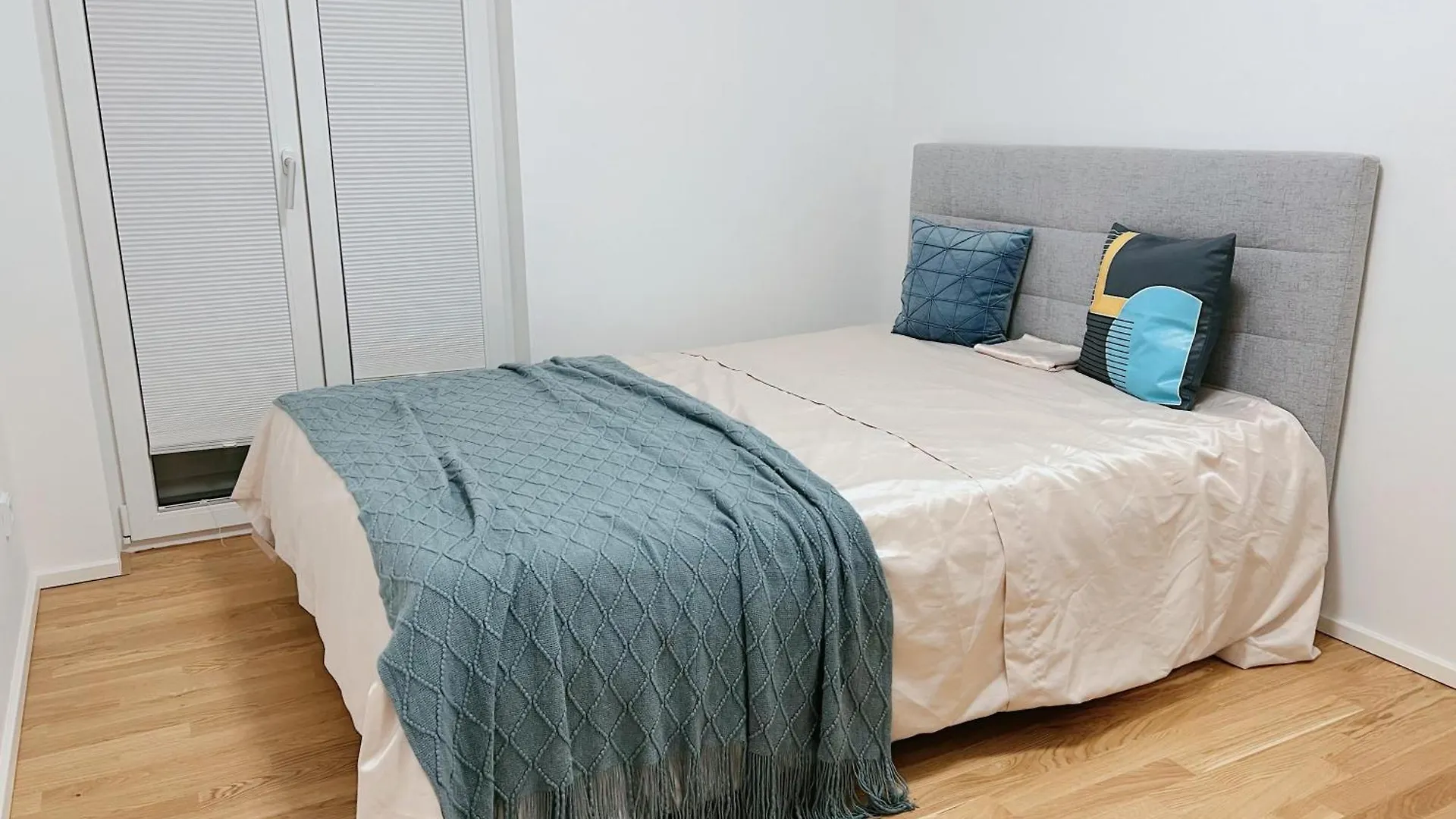 Moden Apartment In Central Cologne With Free Parking